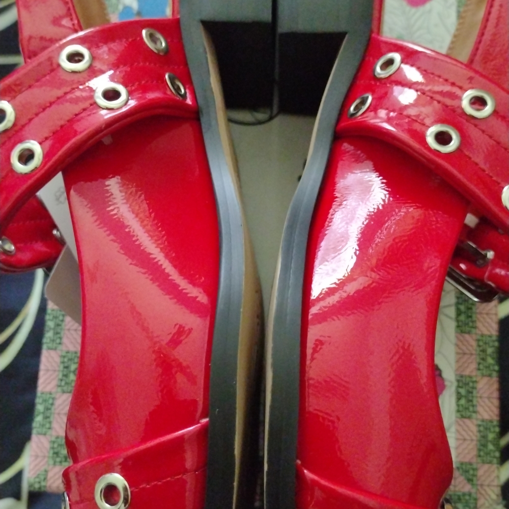 Chic Red Buckled Flats for Women - Picture 5 of 17